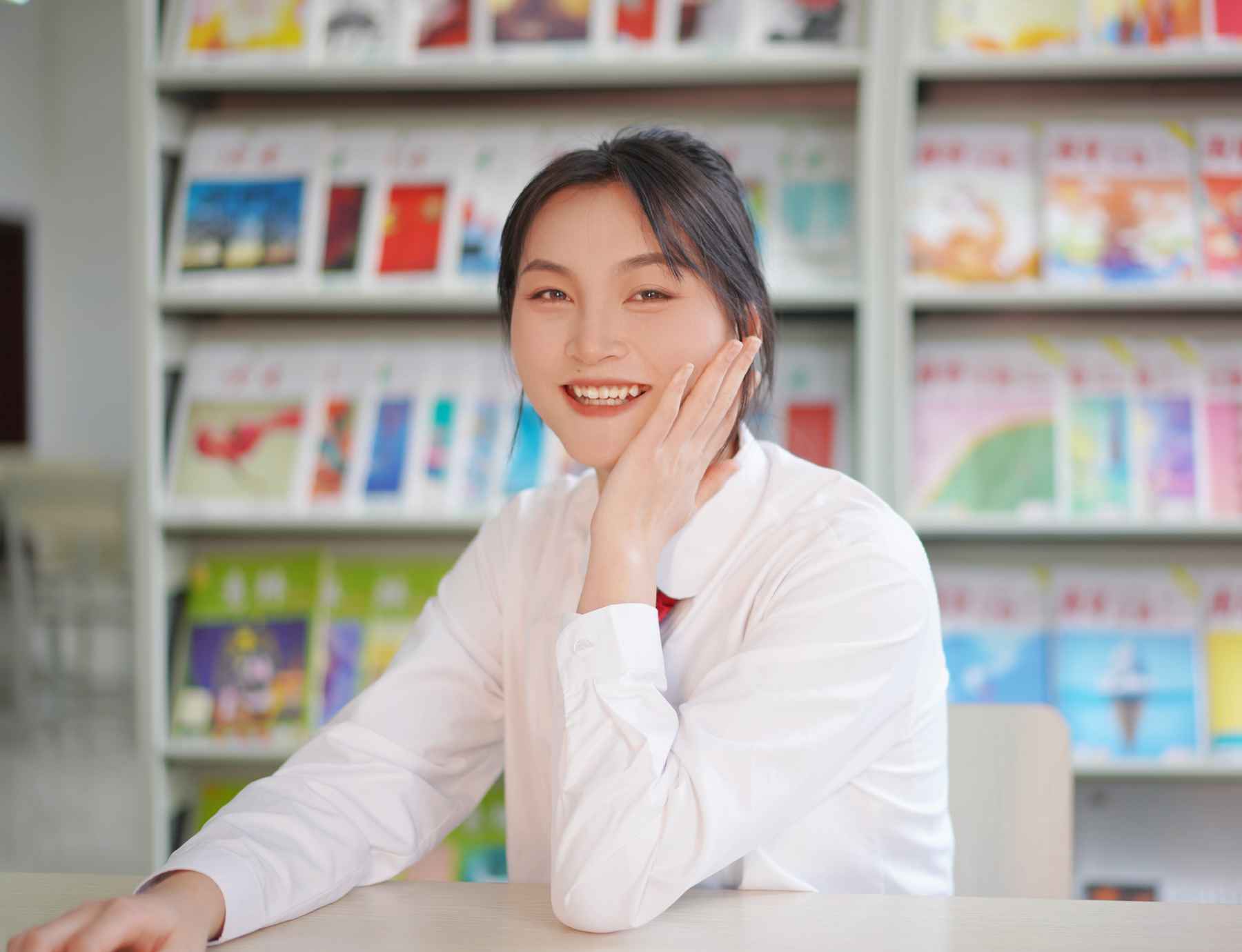 張娟 20級城市軌道交通與服務(wù)1班 國家獎學(xué)金 省級三好學(xué)生
